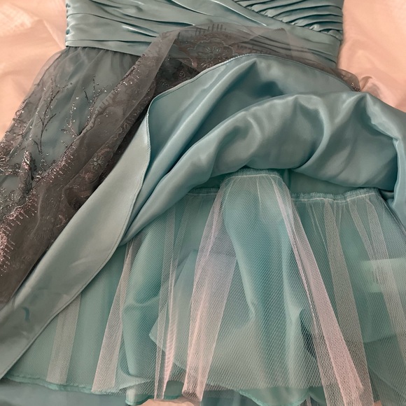 Morgan & Co Juniors SIZE 7/8 strapless FORMAL Dress - Picture 4 of 10